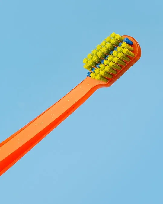 Brosse orthodontique