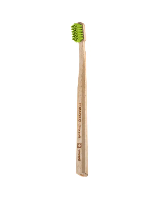Première brosse à dents en bois Curaprox